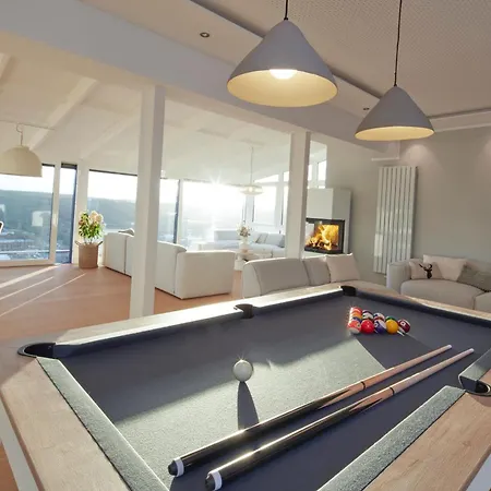 Orange Tree * 贝恩卡斯特尔-屈斯